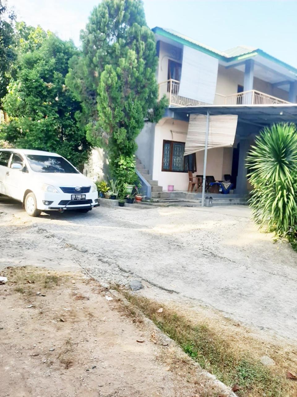 Villa Tasya Labuan Bajo Exterior photo